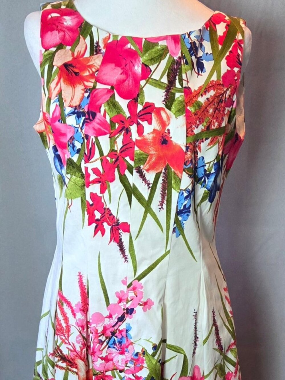 London Times Floral Fit & Flare Dress Size 12 Sleeveless White Pink Blue Garden